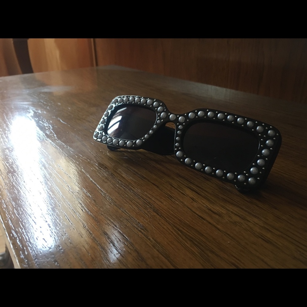Black sunglasses with pearls, never worn